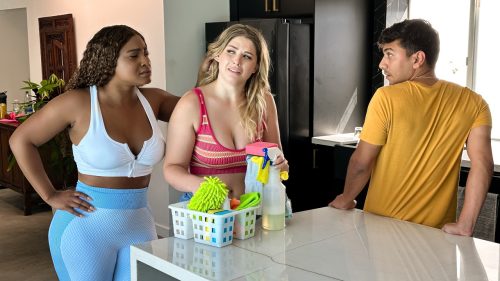MILF Makes College Shower Threesome – Riley Reign & Ny Ny Lew