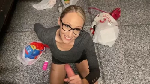 Thanksgiving With My Horny Step Aunt – Crystal Clark