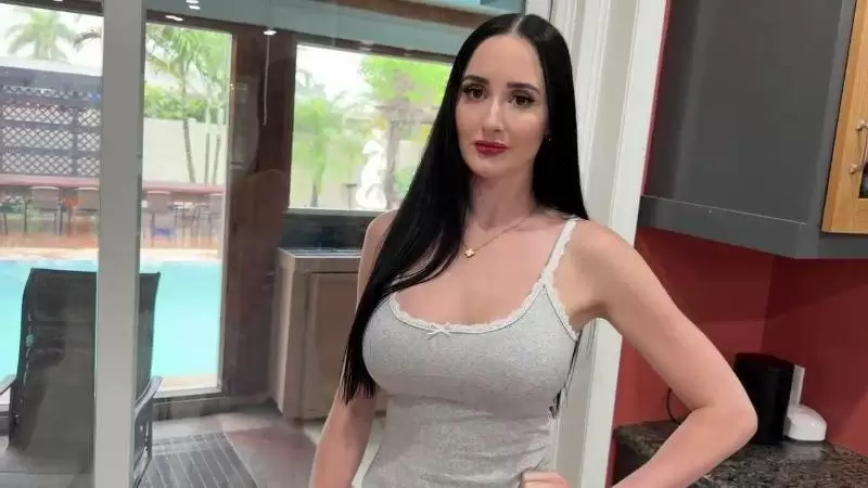 Sexy Step Mom Learns To Have Fun