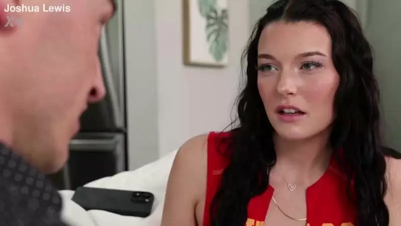 Step Daughter Accidentally Receives Dick Pic